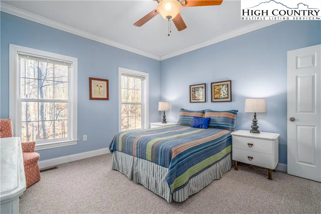 Image number 7 for the current listing