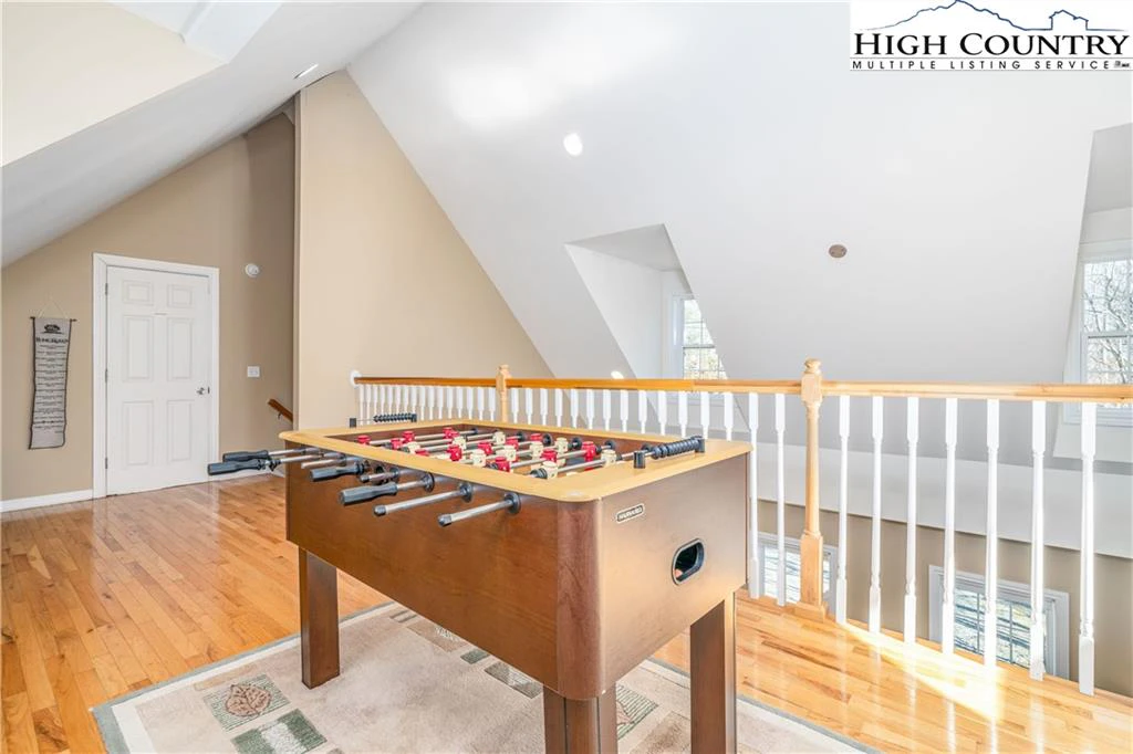 Image number 2 for the current listing