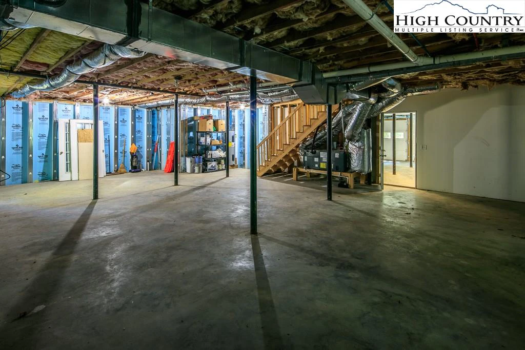 Image number 19 for the current listing
