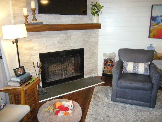 Image number 5 for the current listing