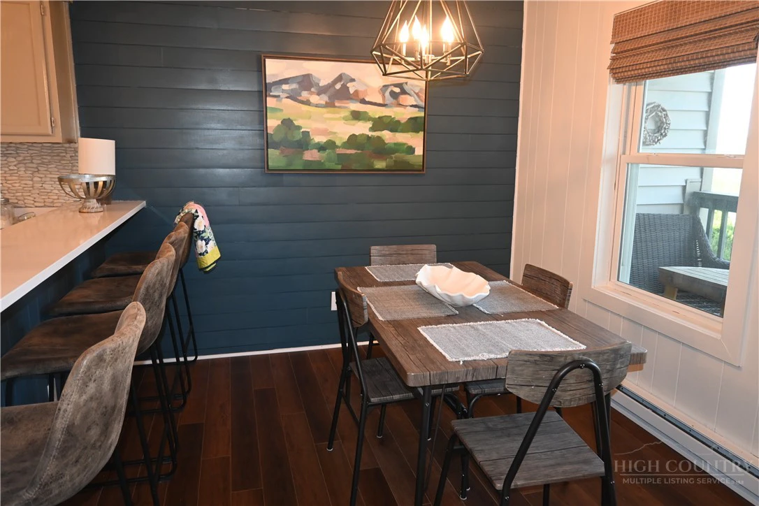 Image number 7 for the current listing
