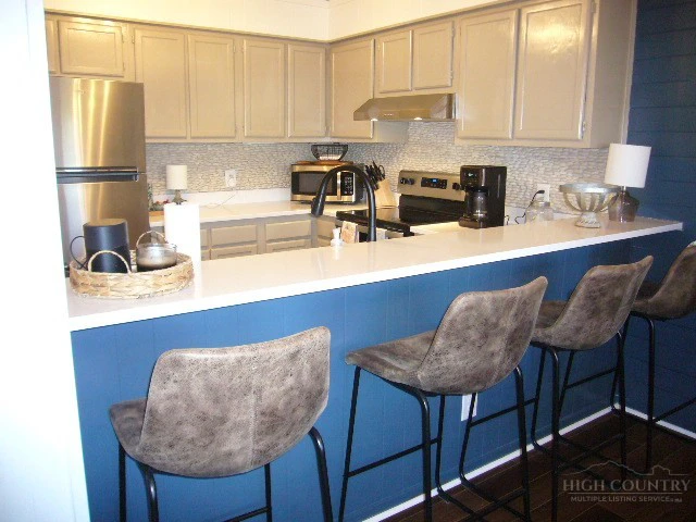 Image number 9 for the current listing