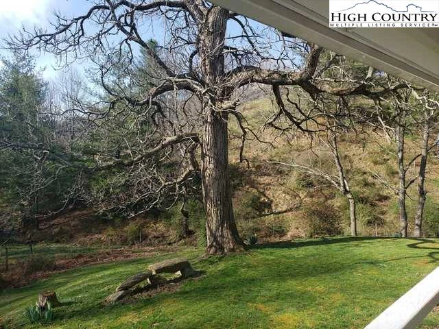 Image number 17 for the current listing