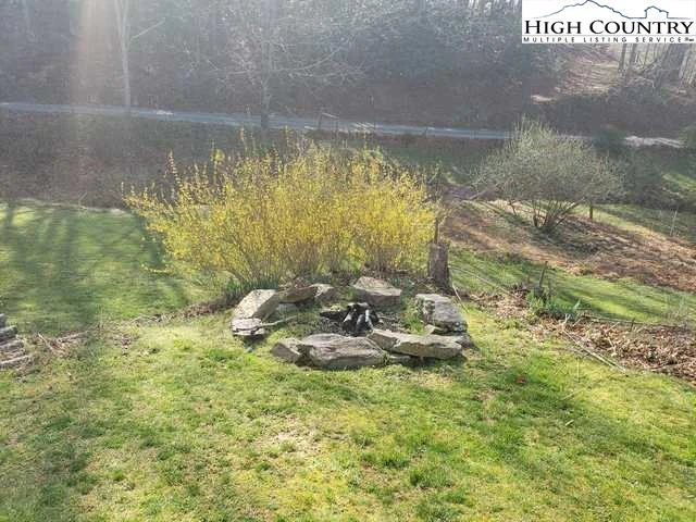 Image number 2 for the current listing