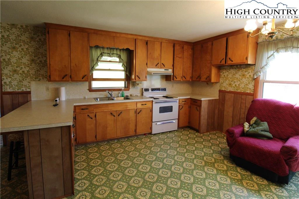 Image number 21 for the current listing