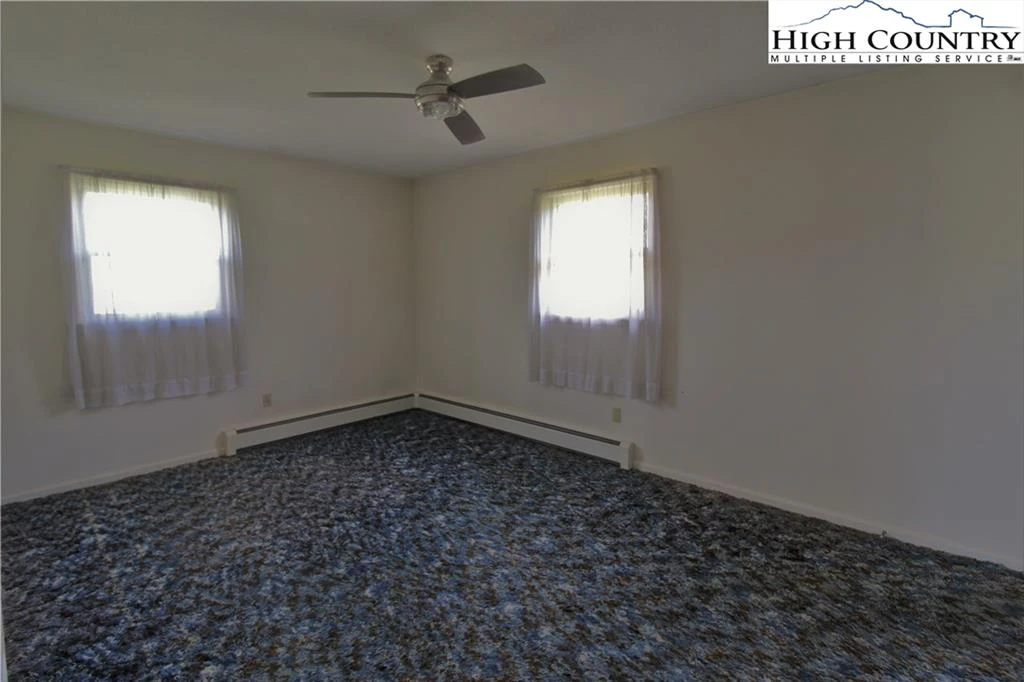 Image number 10 for the current listing