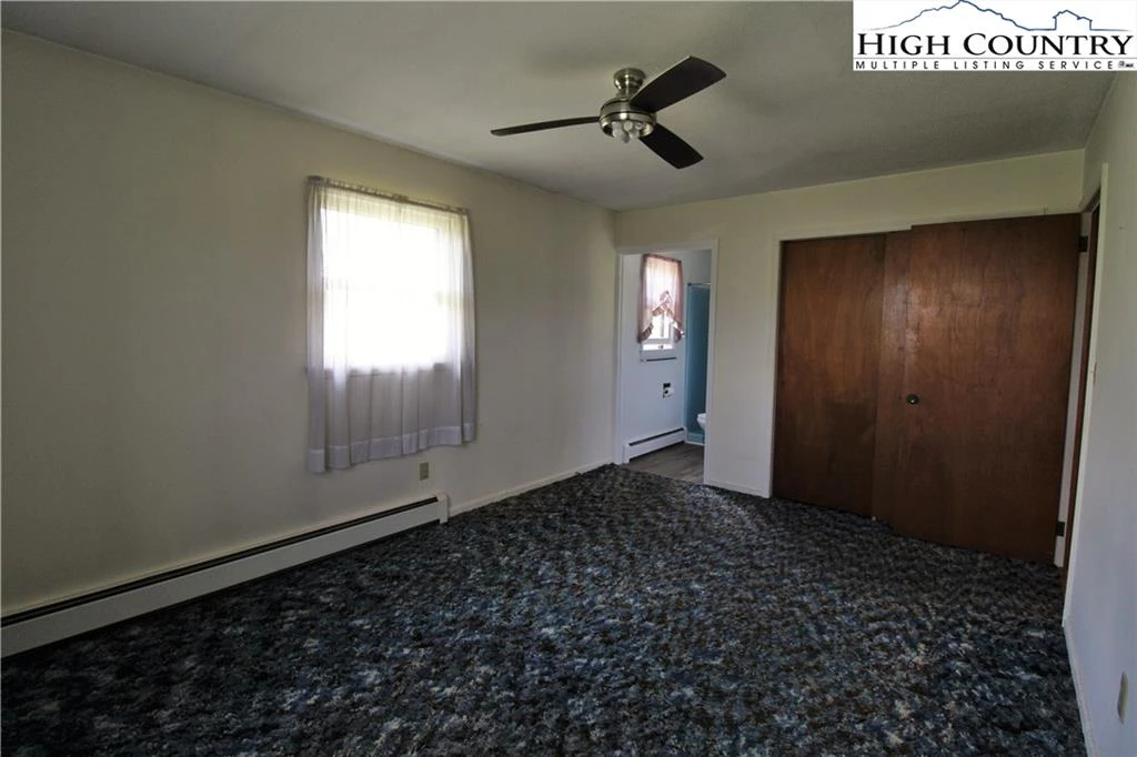 Image number 3 for the current listing