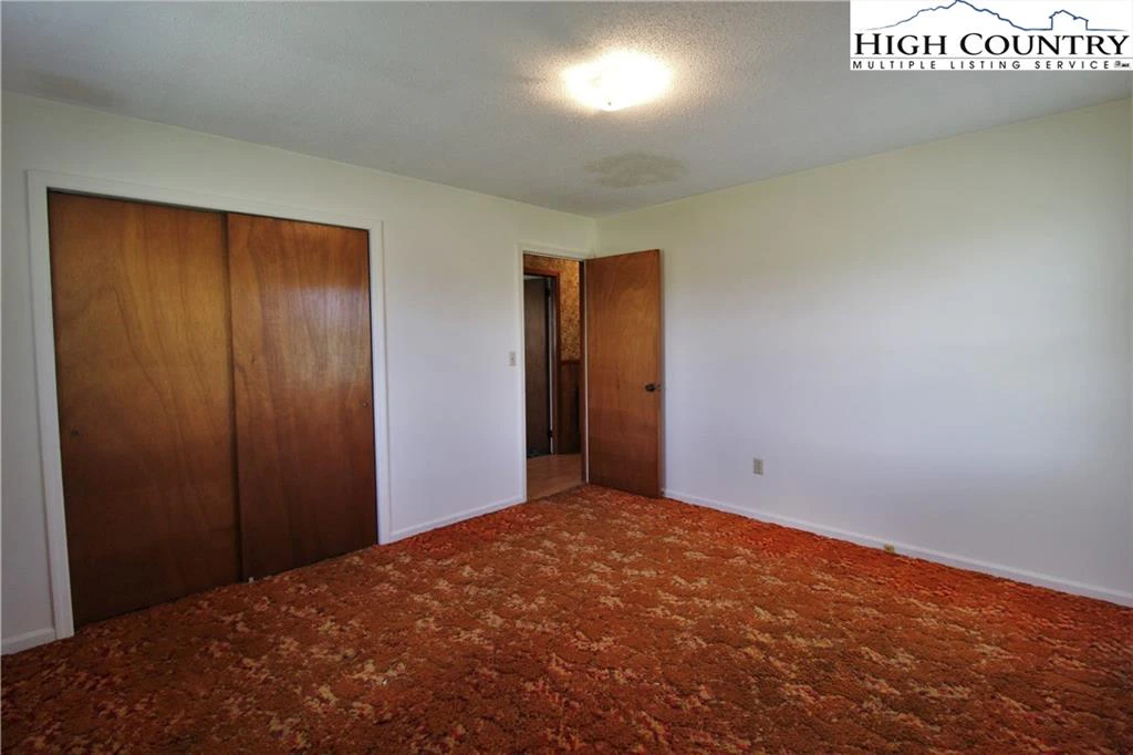 Image number 8 for the current listing