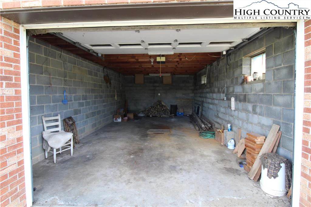 Image number 2 for the current listing