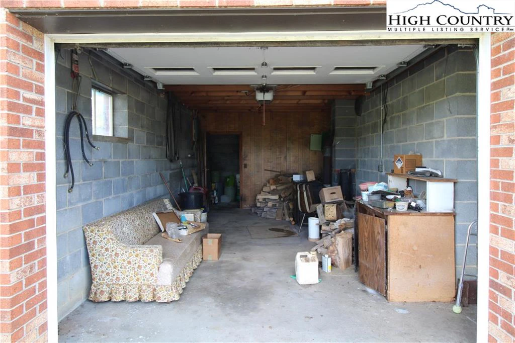 Image number 11 for the current listing