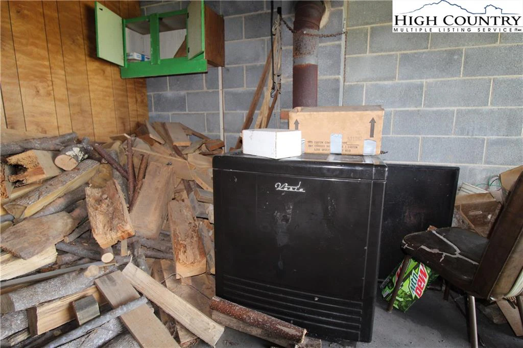 Image number 12 for the current listing