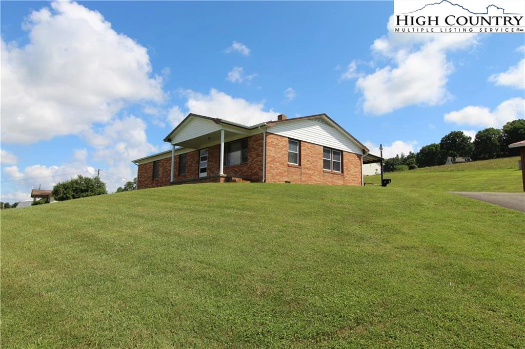 Image number 13 for the current listing
