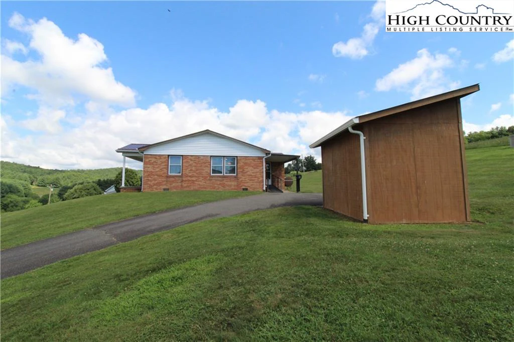 Image number 14 for the current listing