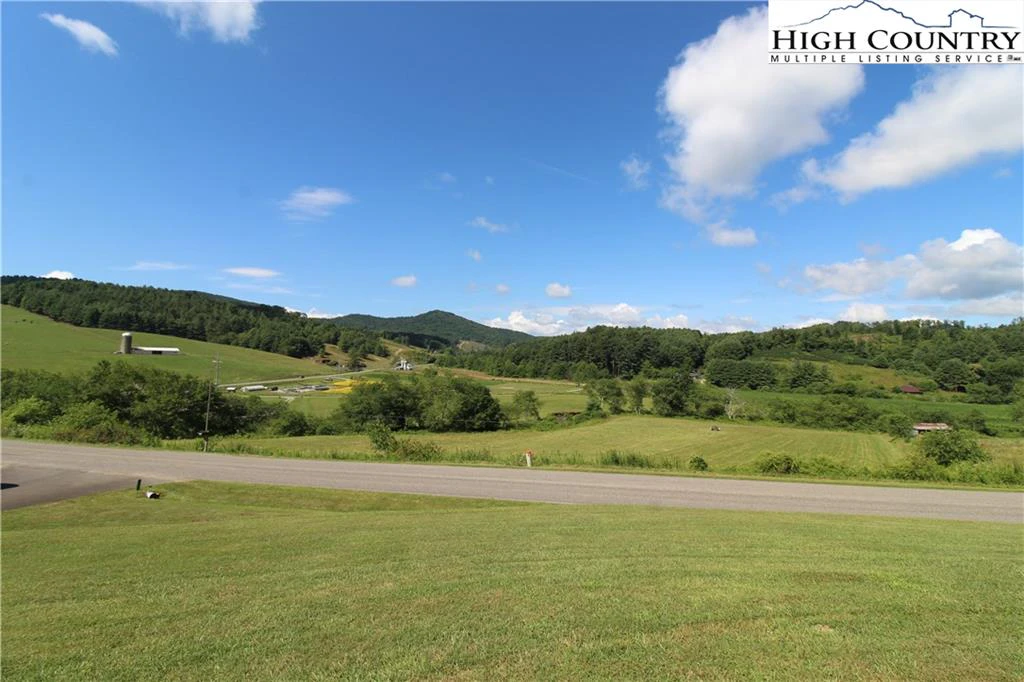 Image number 17 for the current listing