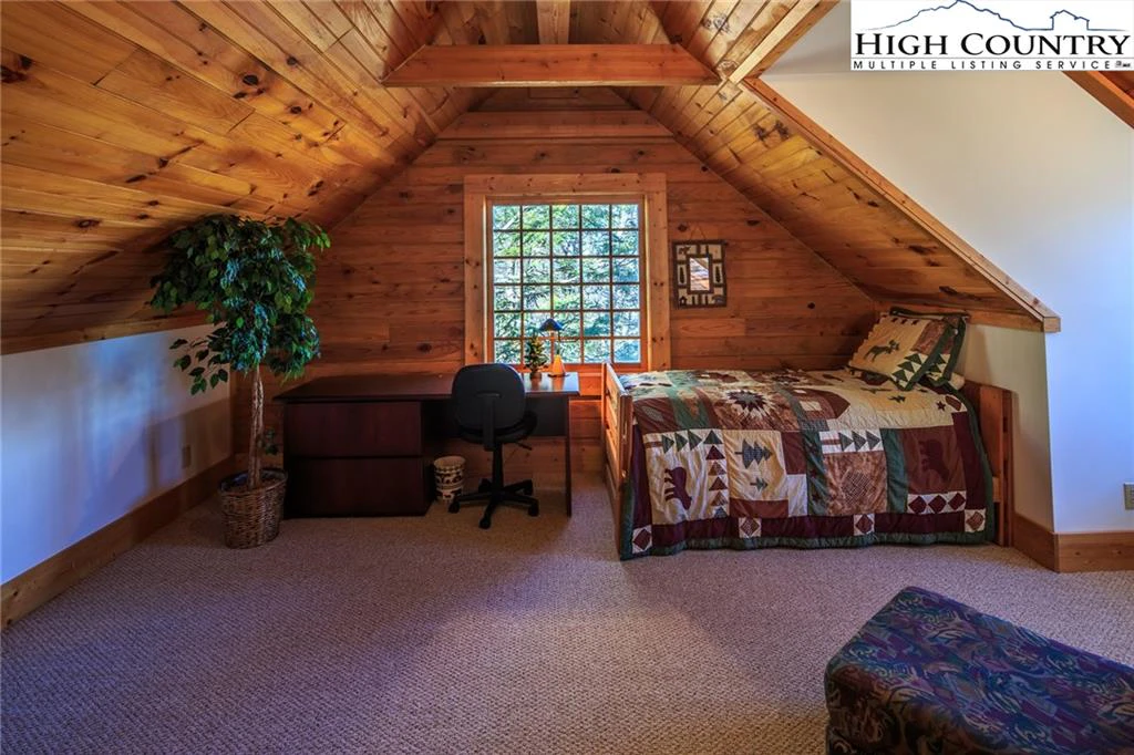 Image number 3 for the current listing
