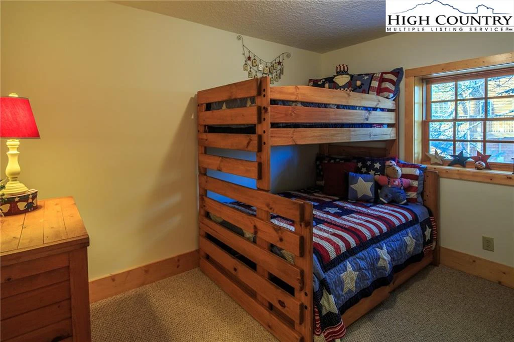 Image number 12 for the current listing
