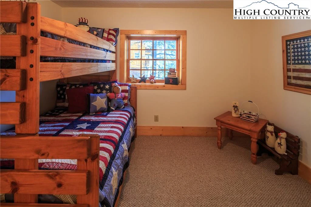 Image number 13 for the current listing