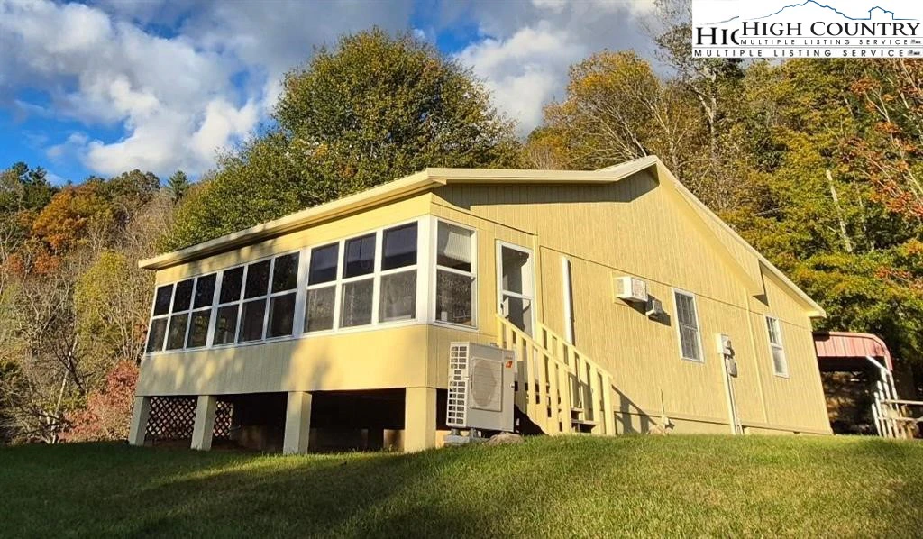 Image number 1 for the current listing