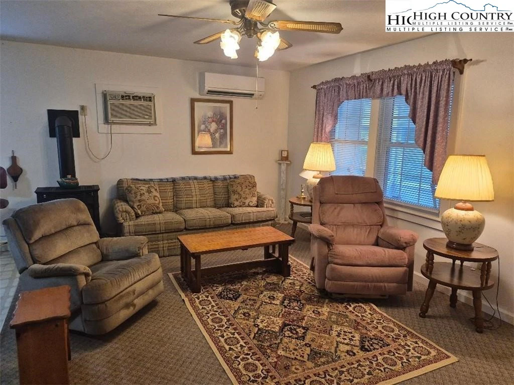 Image number 17 for the current listing
