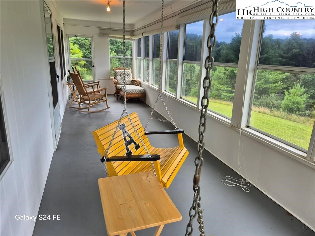 Image number 9 for the current listing