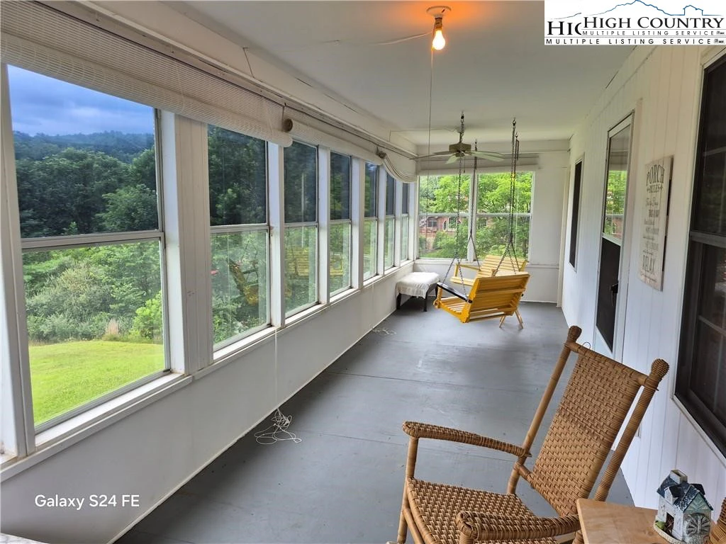 Image number 8 for the current listing