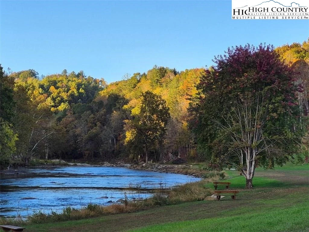 Image number 5 for the current listing