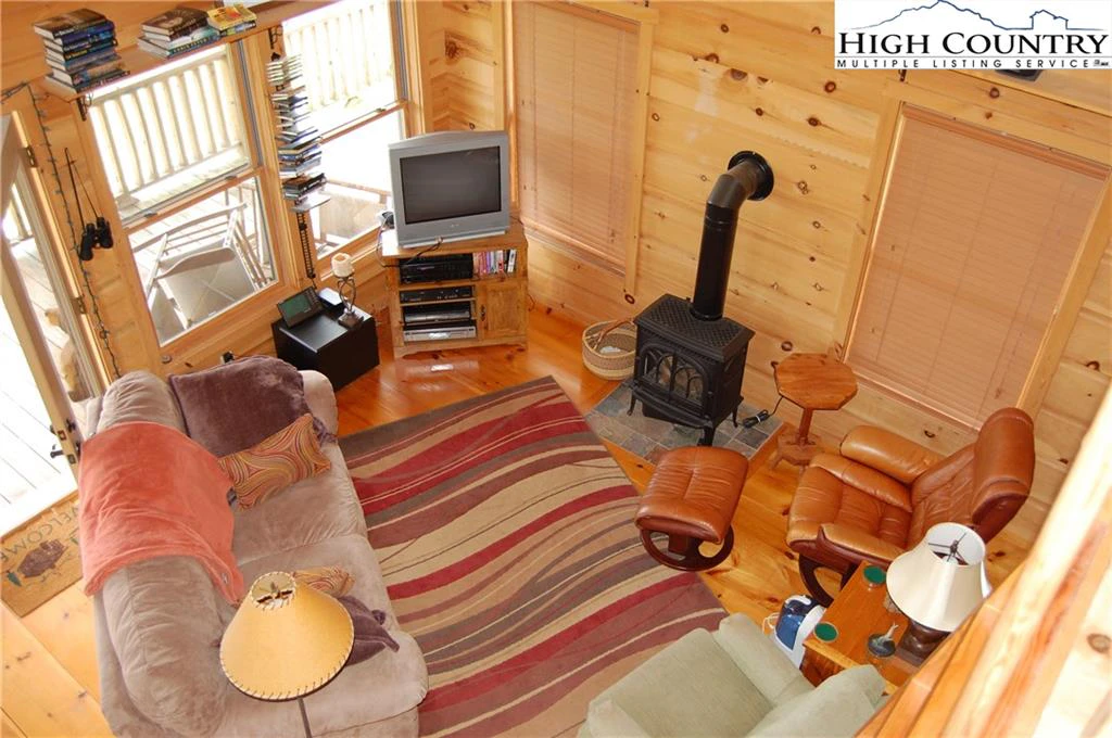 Image number 2 for the current listing