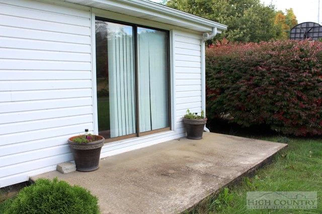 Image number 12 for the current listing