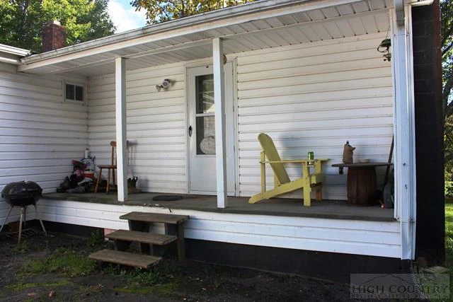 Image number 9 for the current listing