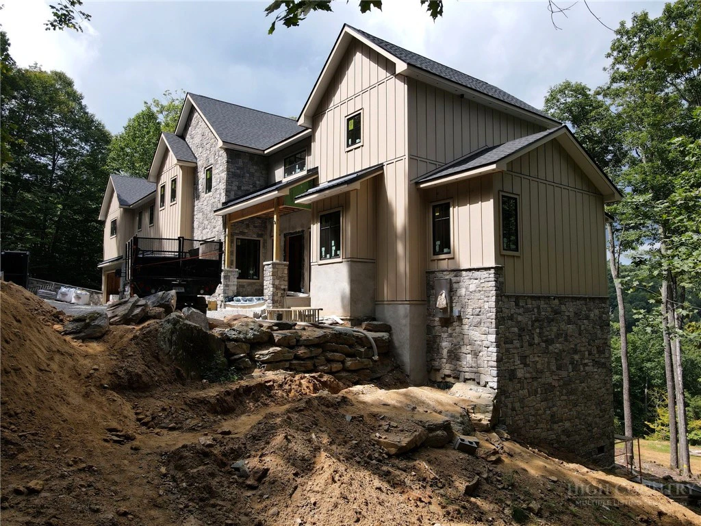 Image number 2 for the current listing