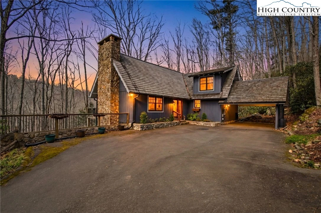 Image number 1 for the current listing