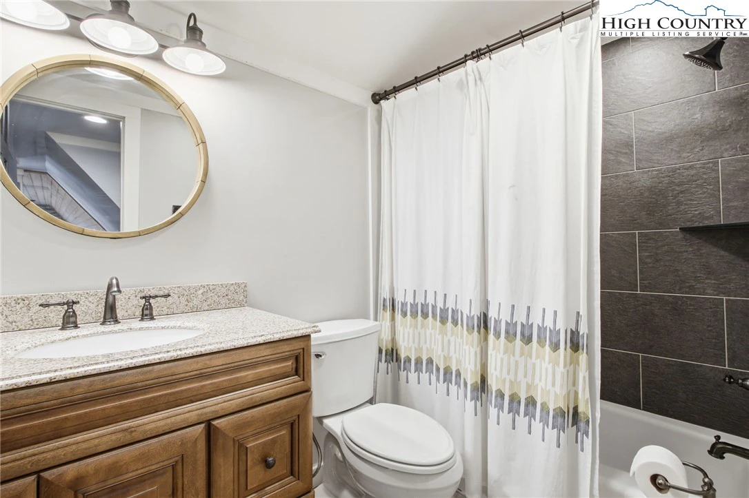 Image number 6 for the current listing