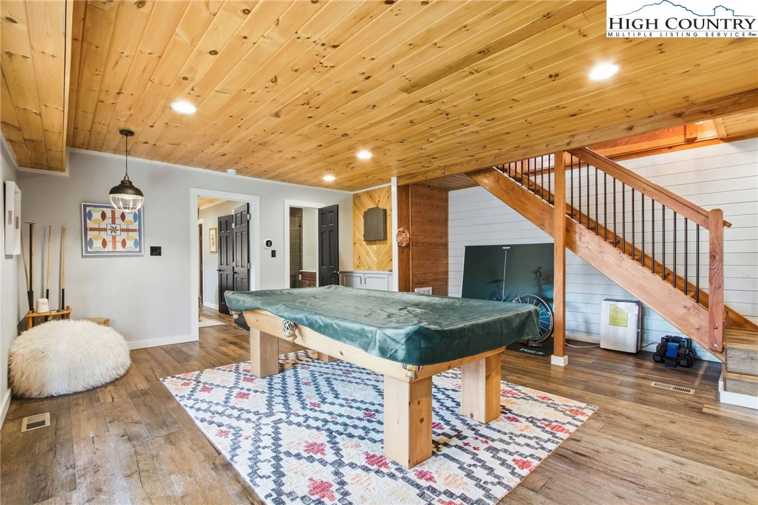 Image number 7 for the current listing