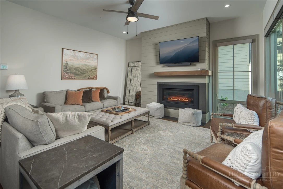 Image number 3 for the current listing
