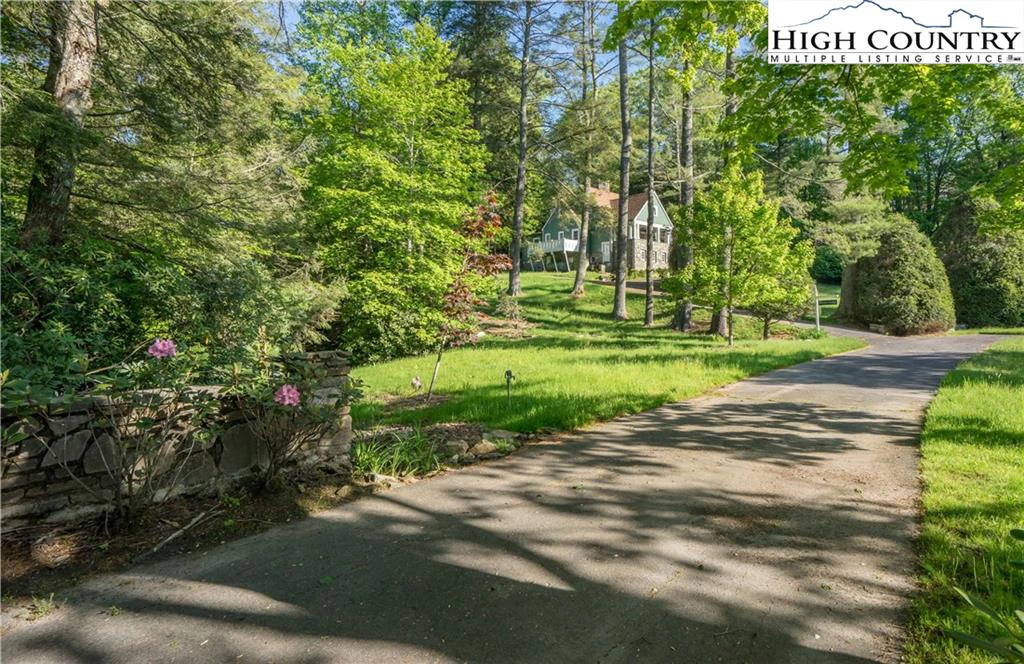 Image number 3 for the current listing