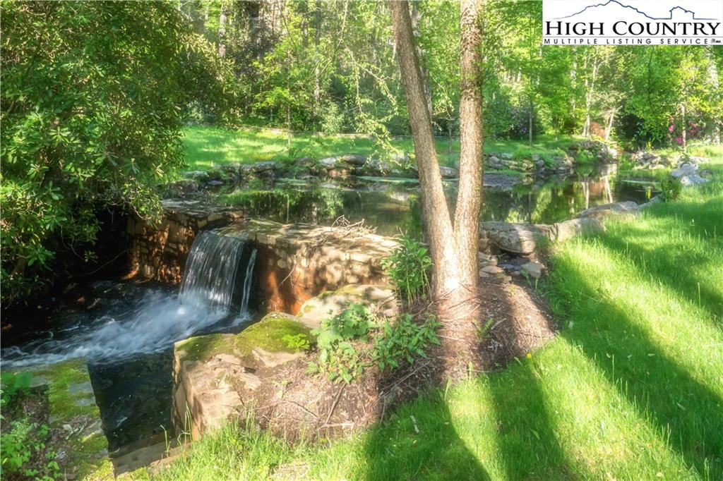 Image number 6 for the current listing