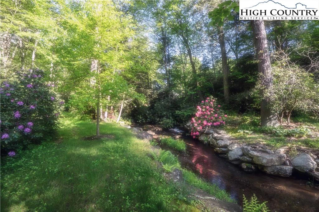Image number 9 for the current listing