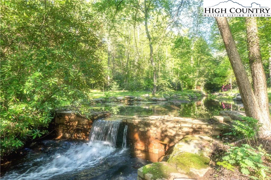 Image number 14 for the current listing