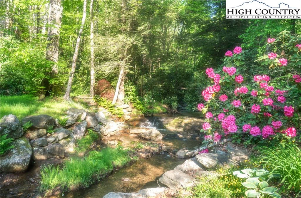 Image number 15 for the current listing