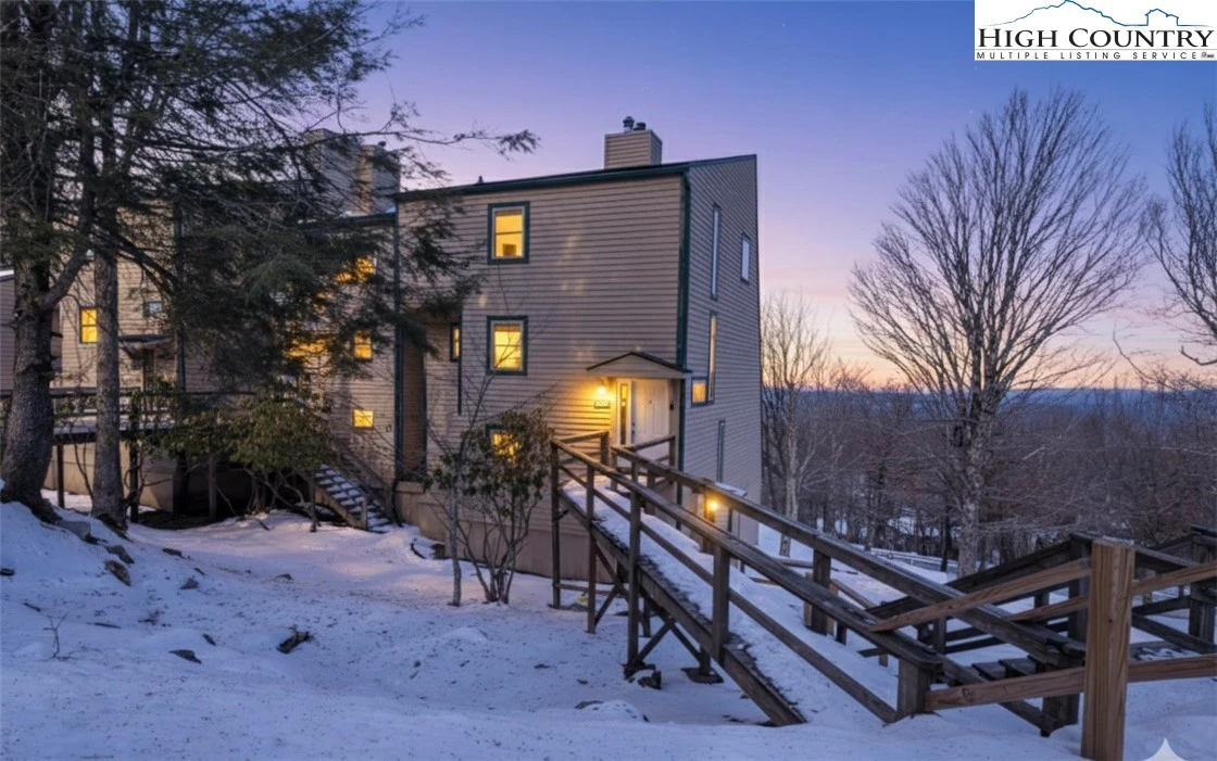 Image number 1 for the current listing