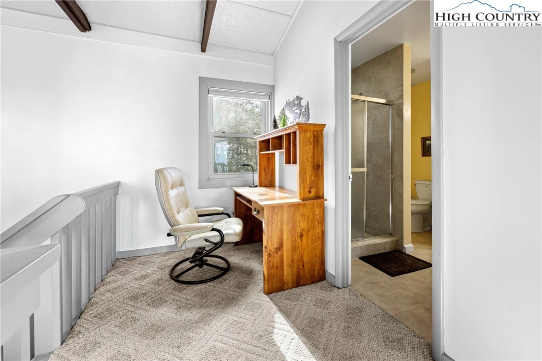 Image number 11 for the current listing
