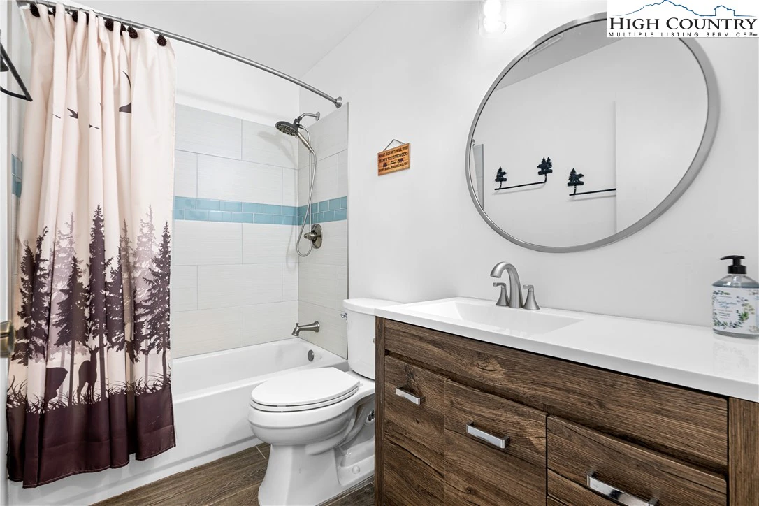 Image number 6 for the current listing