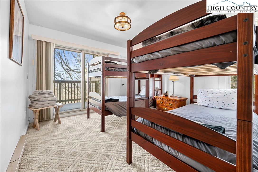Image number 5 for the current listing