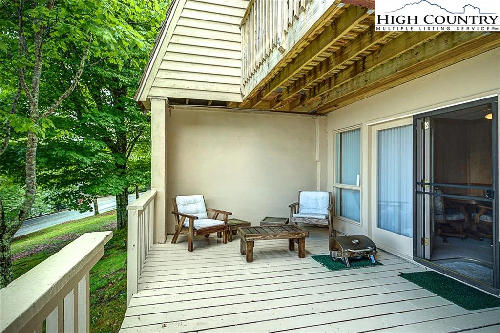 Image number 4 for the current listing
