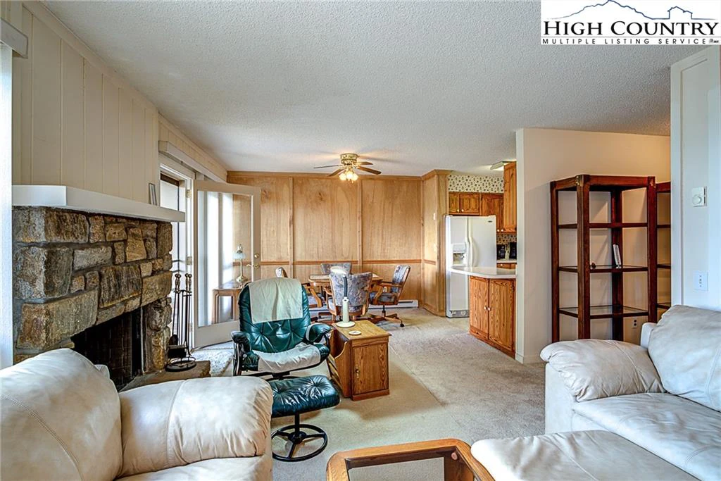 Image number 12 for the current listing