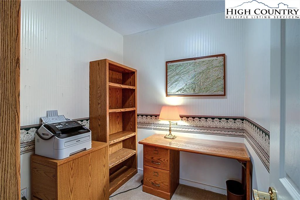 Image number 10 for the current listing