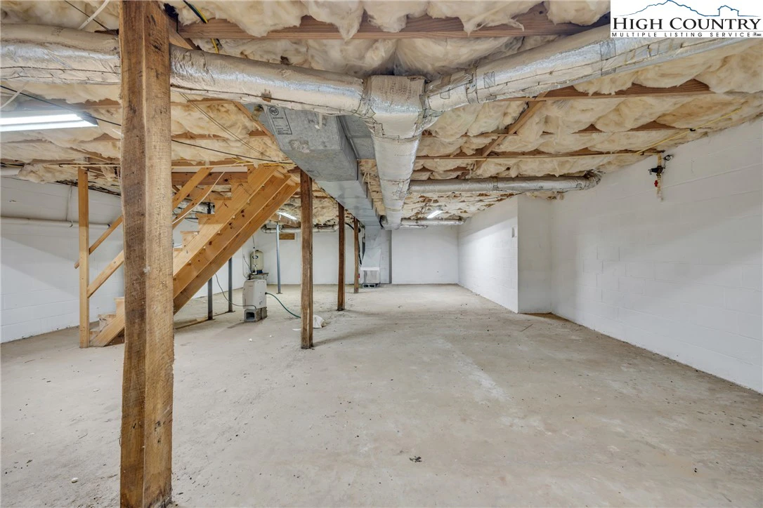 Image number 11 for the current listing