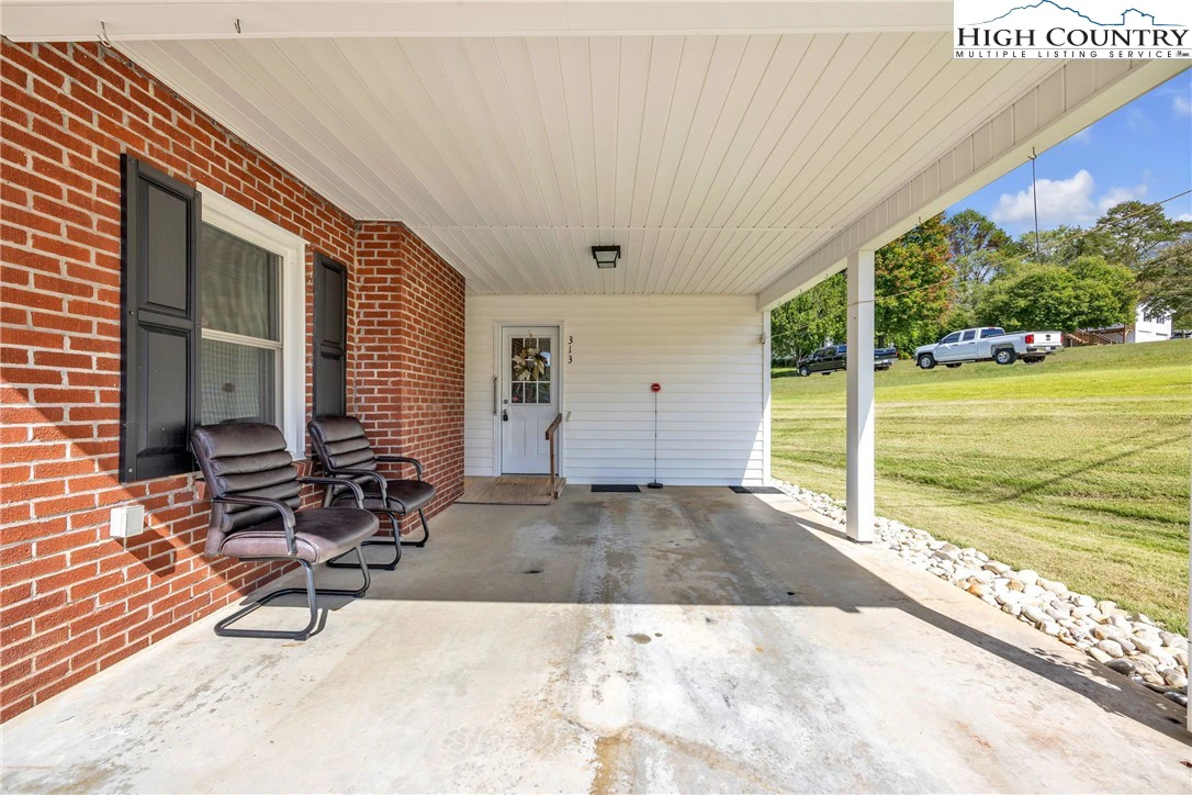 Image number 21 for the current listing