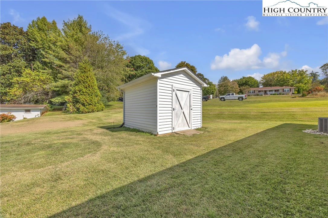 Image number 12 for the current listing