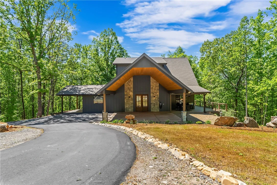 Image number 1 for the current listing